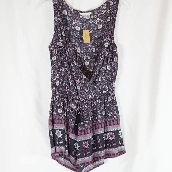 American Eagle Outfitters NWT w/trending tassles - Picture 2 of 8